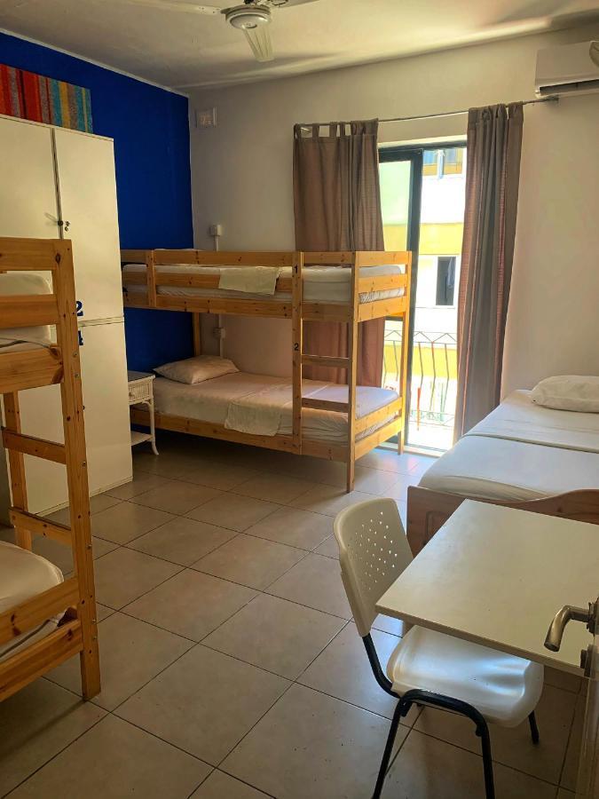 Metropole Budget Hostel Saint Julian's エクステリア 写真