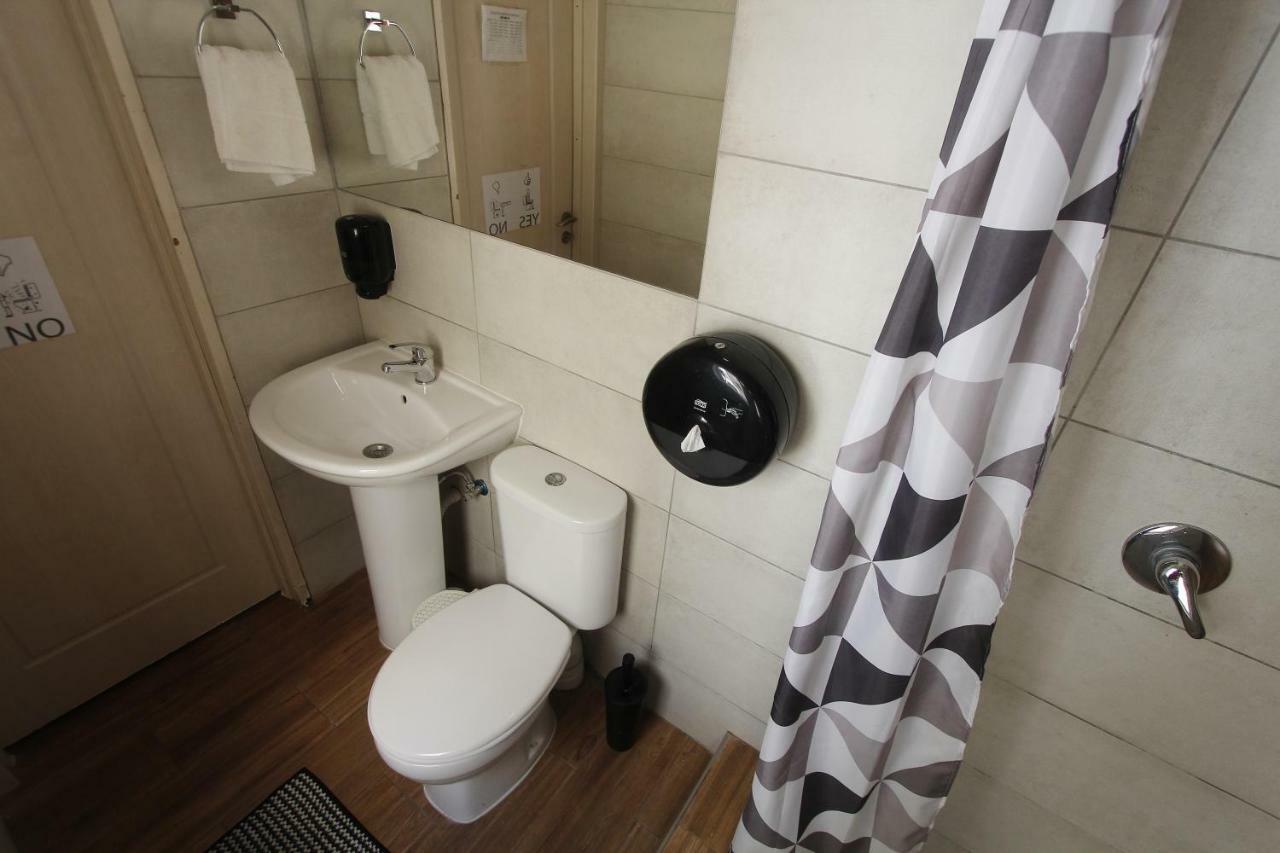 Metropole Budget Hostel Saint Julian's エクステリア 写真